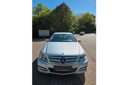 Mercedes-Benz 220 Gebrauchtwagen