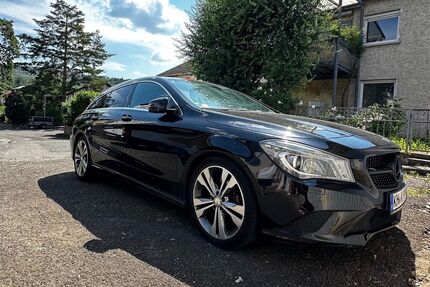 Mercedes-Benz CLA 220 Shooting Brake Gebrauchtwagen