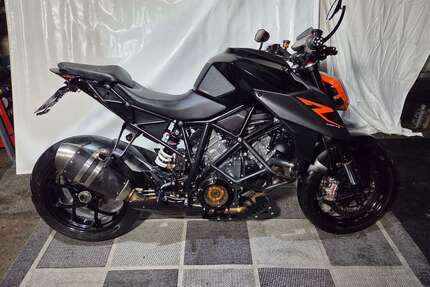 KTM 1290 Super Duke R 