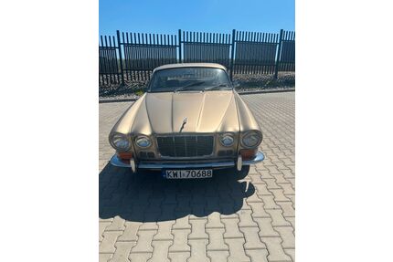 Jaguar XJ6 
