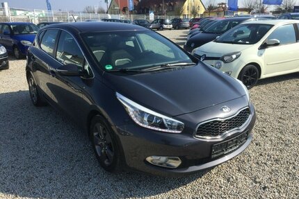 Kia ceed Edition, Temp,Klimaaut., Sitzheiz.usw.! Gebrauchtwagen
