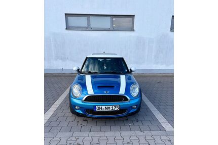 VW Cooper S 