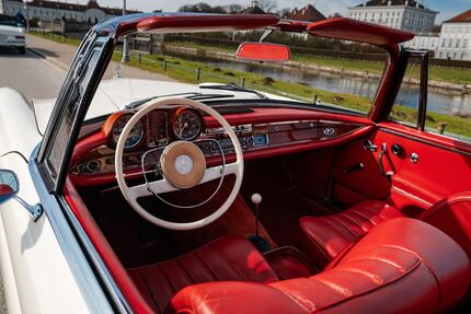 Mercedes-Benz 220 Gebrauchtwagen