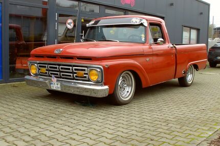 Toyota F 100 