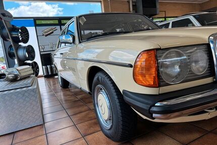 Mercedes-Benz 240 Gebrauchtwagen
