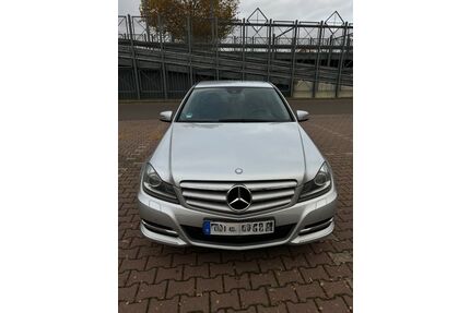 Mercedes-Benz 220 Gebrauchtwagen