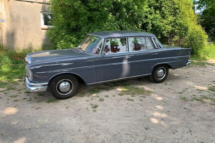 Mercedes-Benz 220 Gebrauchtwagen