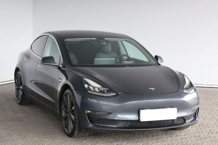 Tesla Model 3 Gebrauchtwagen