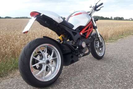 Ducati Monster 1100 