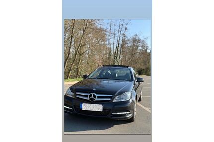 Mercedes-Benz 220 Gebrauchtwagen