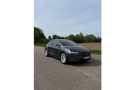Tesla Model X Gebrauchtwagen