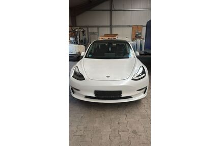 Tesla Model 3 Gebrauchtwagen