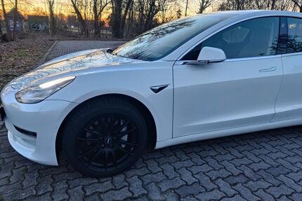 Tesla Model 3 Gebrauchtwagen