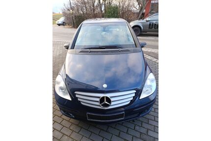 Mercedes-Benz B 180 Gebrauchtwagen